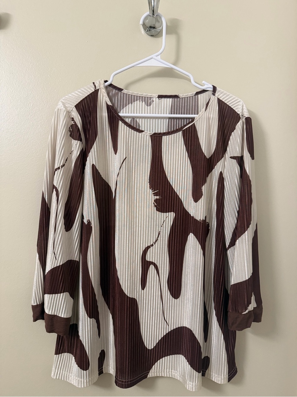 Abstract Brown and Cream matching set